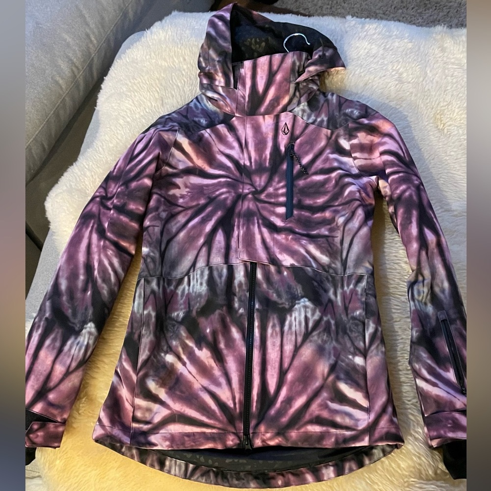 Womens volcom snowboard jacket. Worn once.